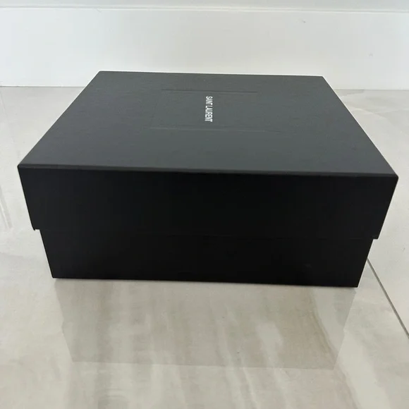 Elegant Saint Laurent Black and White Box - Picture 4 of 8